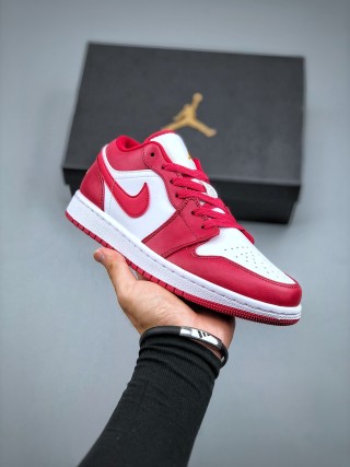 Air Jordan 1 Low GS view 1