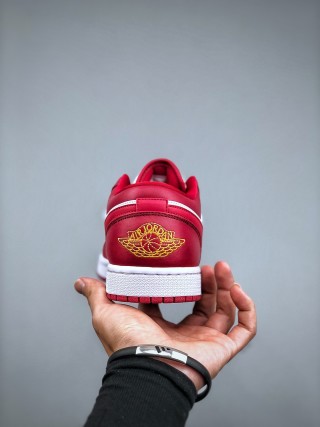 Air Jordan 1 Low GS view 7