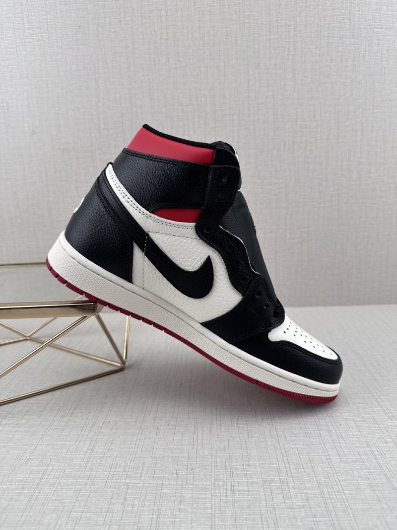 Air Jordan 1 Retro High OG view