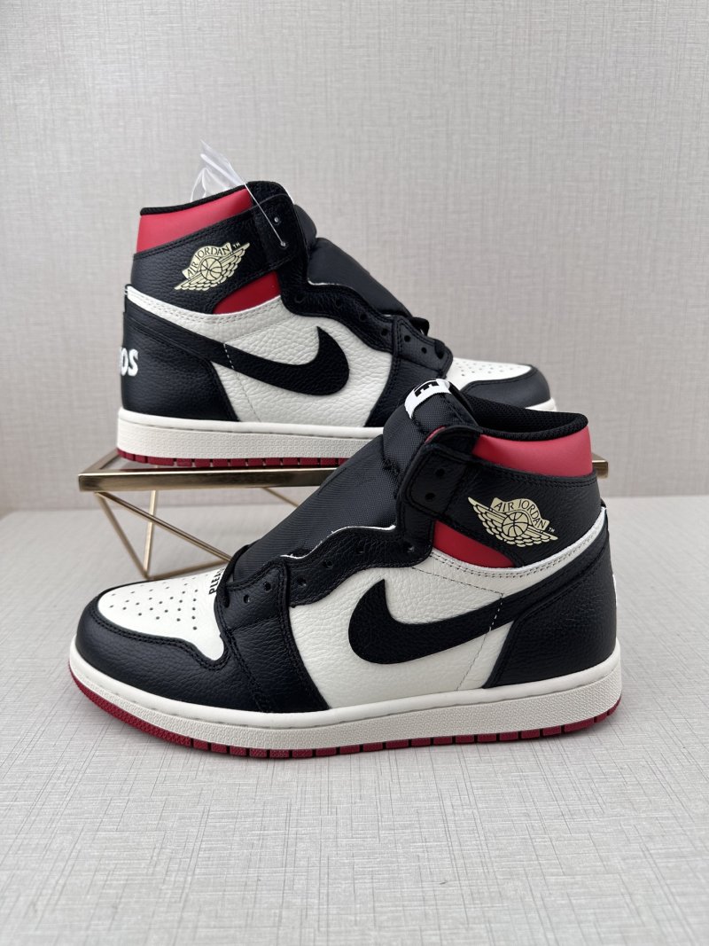 Air Jordan 1 Retro High OG view