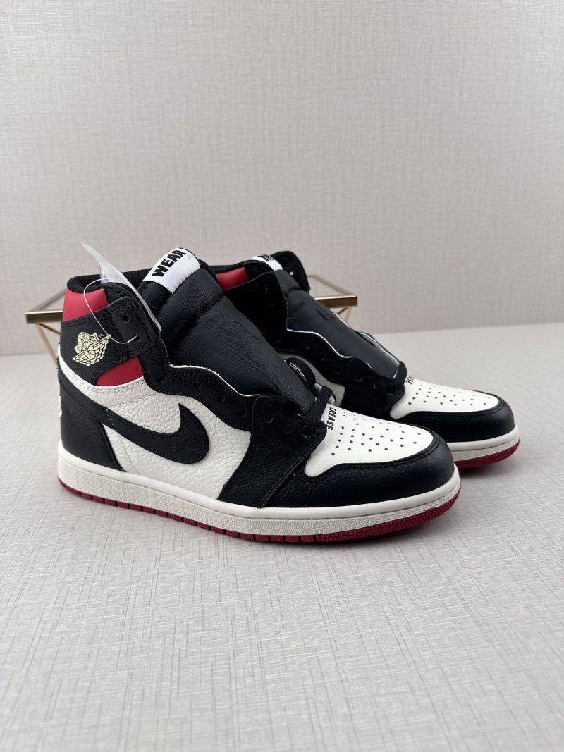Air Jordan 1 Retro High OG view