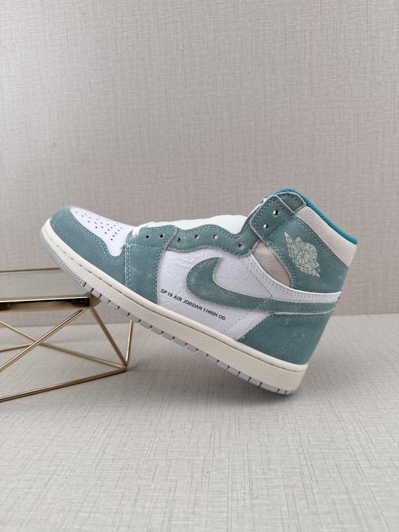 Air Jordan 1 Retro High OG view