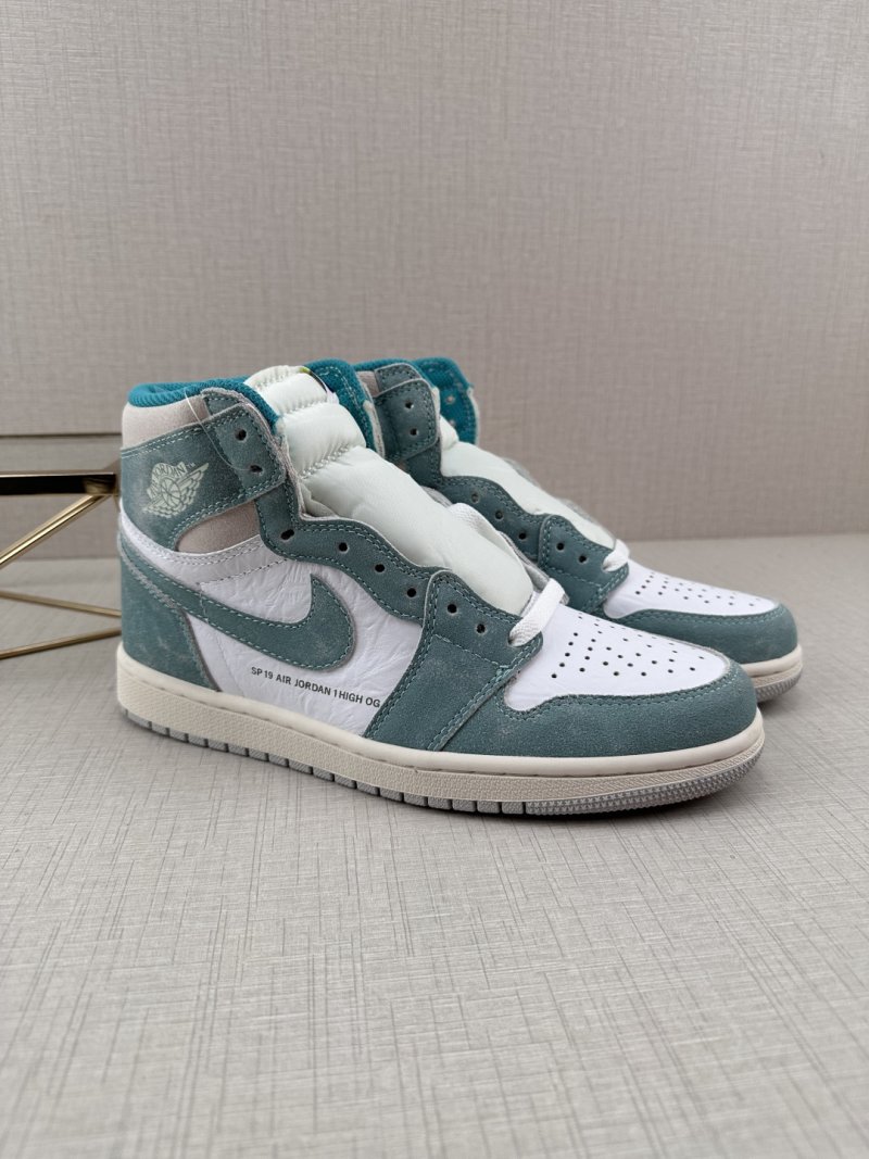 Air Jordan 1 Retro High OG view