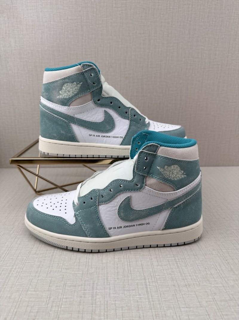 Air Jordan 1 Retro High OG view