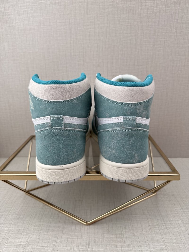 Air Jordan 1 Retro High OG view