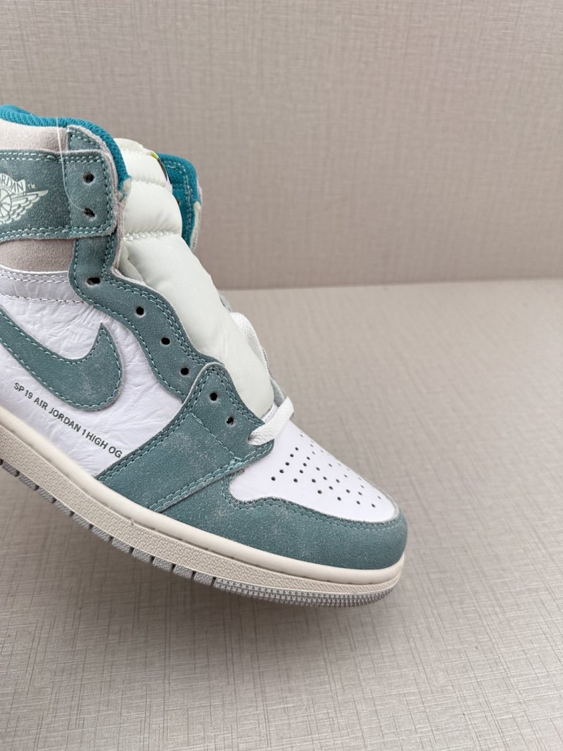 Air Jordan 1 Retro High OG view