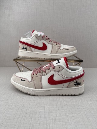 Nike Dunk SB Low view 4