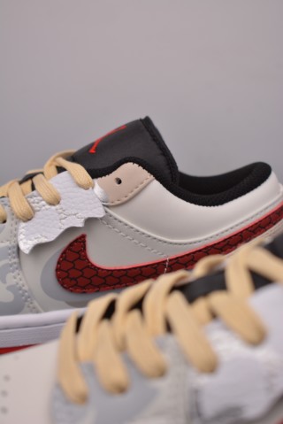 Air Jordan 1 'Dragon Year' view 8