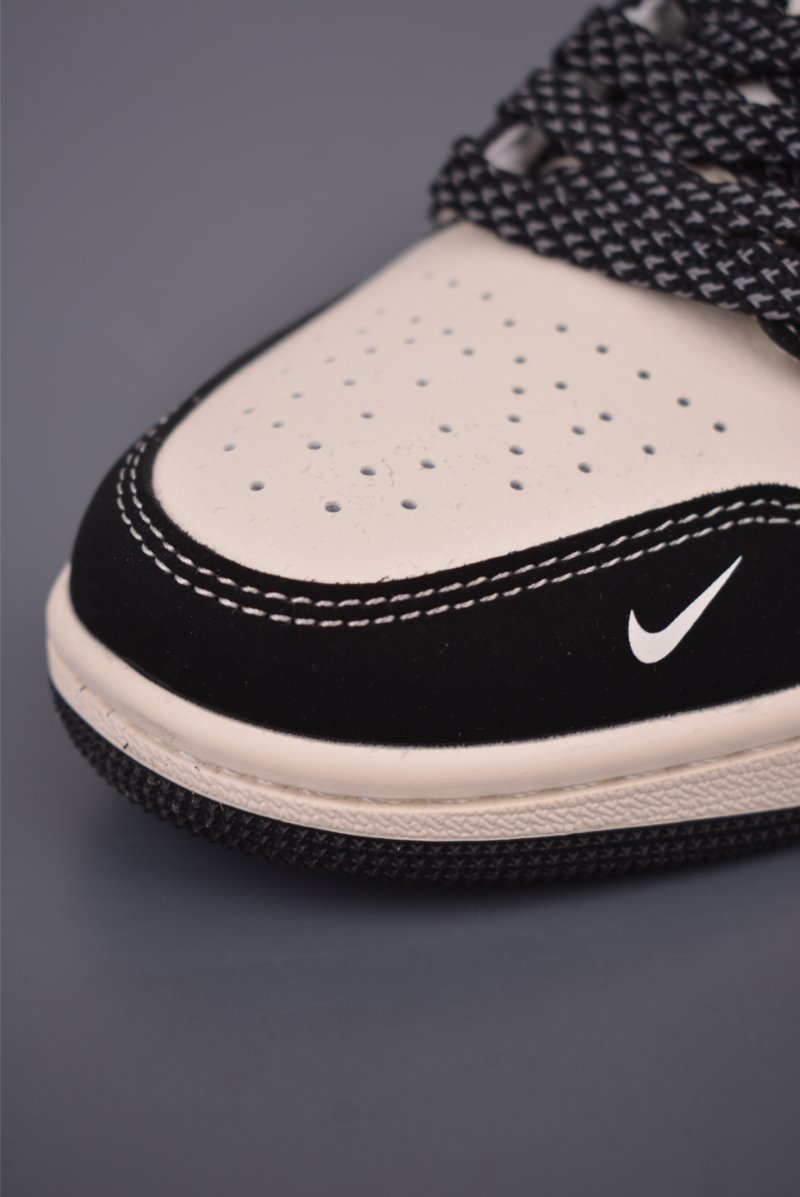 Air Jordan 1 'The North Face' view