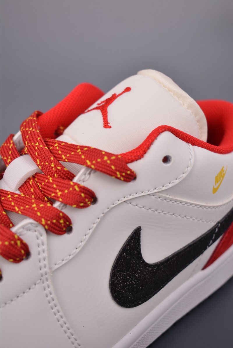 Air Jordan 1 'Horse Year' view