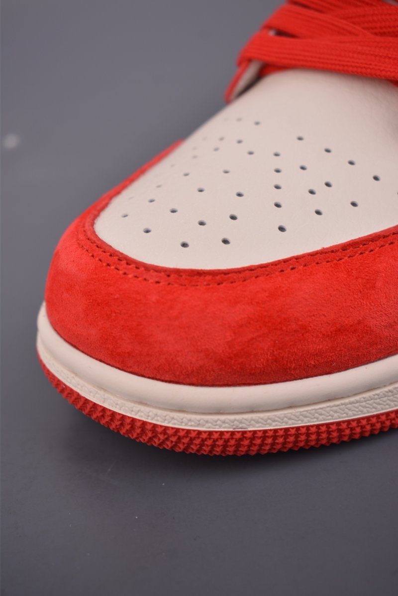 Air Jordan 1 'Horse Year' view