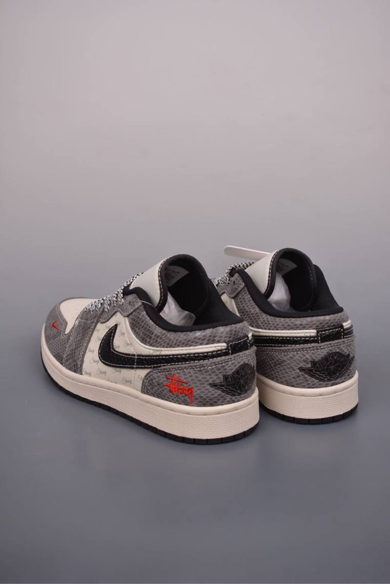 Air Jordan 1 'Snake Year' view