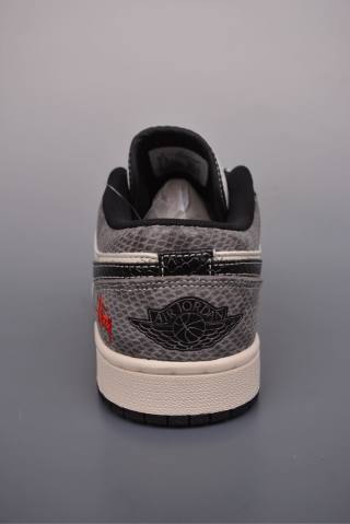Air Jordan 1 'Snake Year' view 4