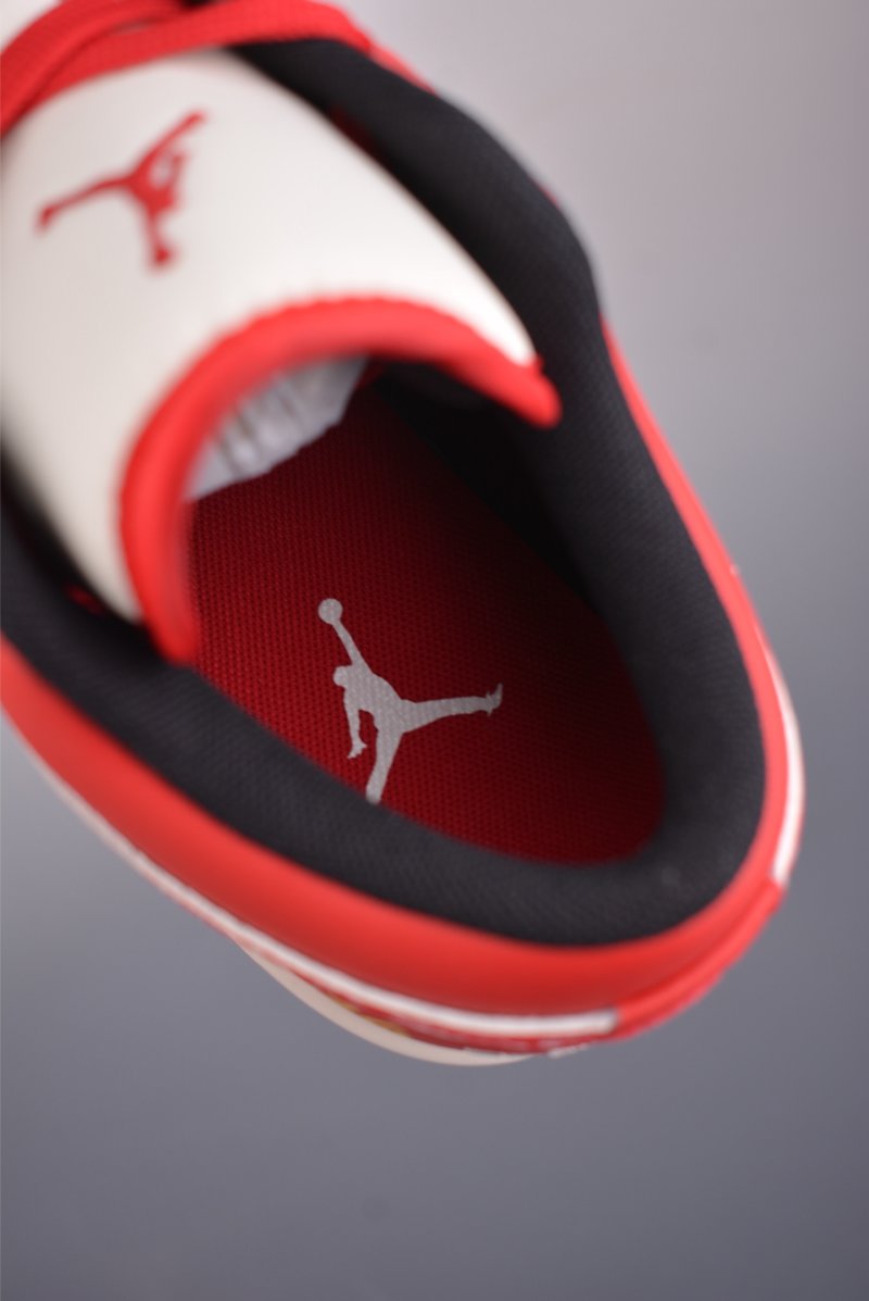 Air Jordan 1 'Horse Year' view