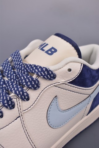 Air Jordan 1 view 7