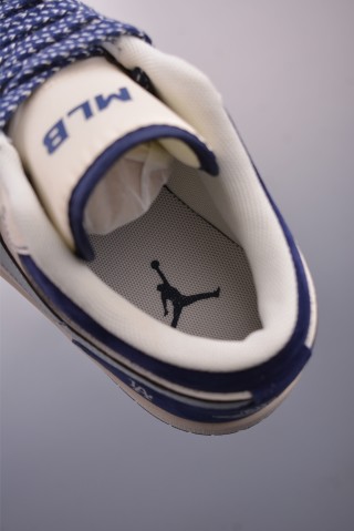 Air Jordan 1 view 9