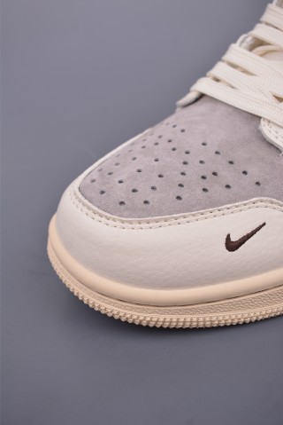 Air Jordan 1 view 6