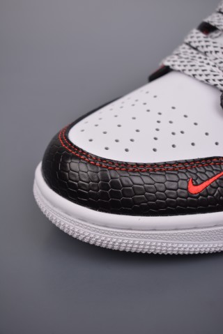 Air Jordan 1 'Snake Year' view 6