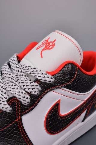 Air Jordan 1 'Snake Year' view 7