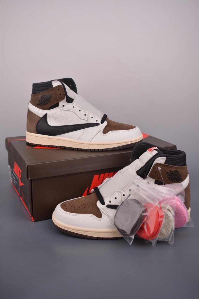 Travis Scott x Air Jordan 1 Retro High OG 'Cactus Jack' view