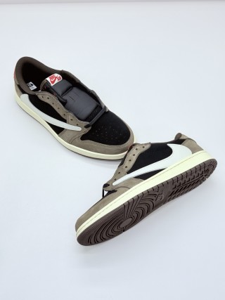 Travis Scott x Air Jordan 1 Low OG 'Brown / Black / White' view 2
