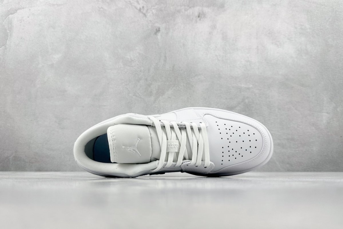 Air Jordan 1 Low view