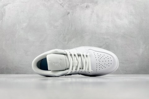 Air Jordan 1 Low view 3