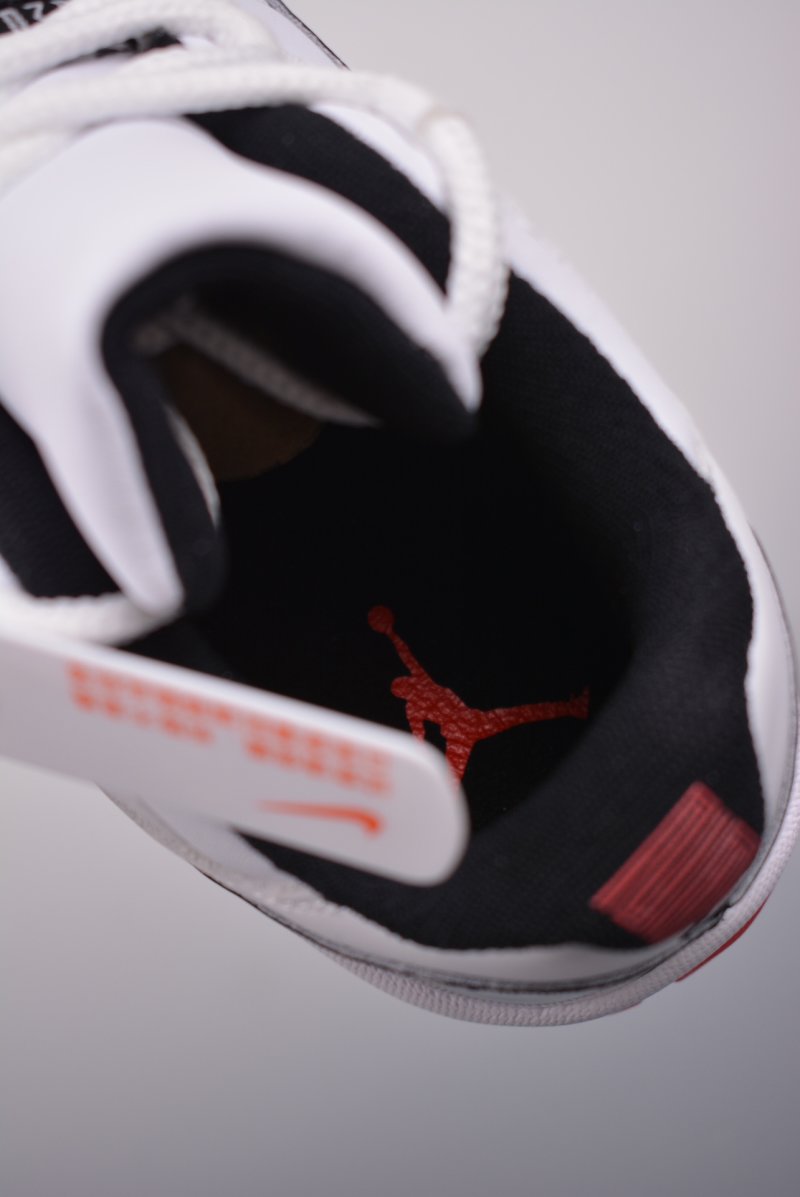 Air Jordan 11 Low 'Concord Bred' view