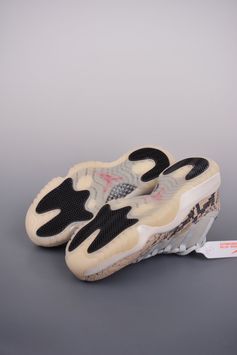 Air Jordan 11 Low 'Snakeskin' view
