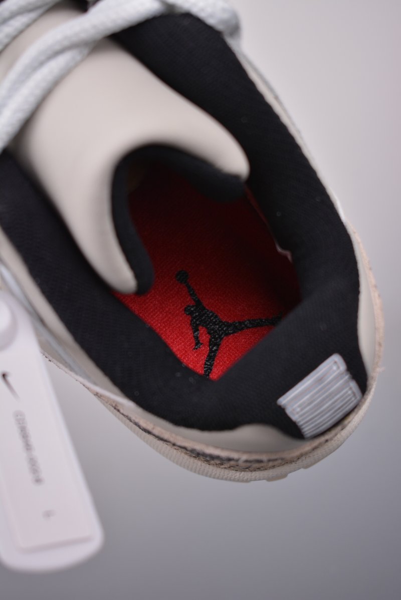 Air Jordan 11 Low 'Snakeskin' view