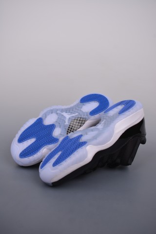 Air Jordan 11 Low 'Space Jam' view 3