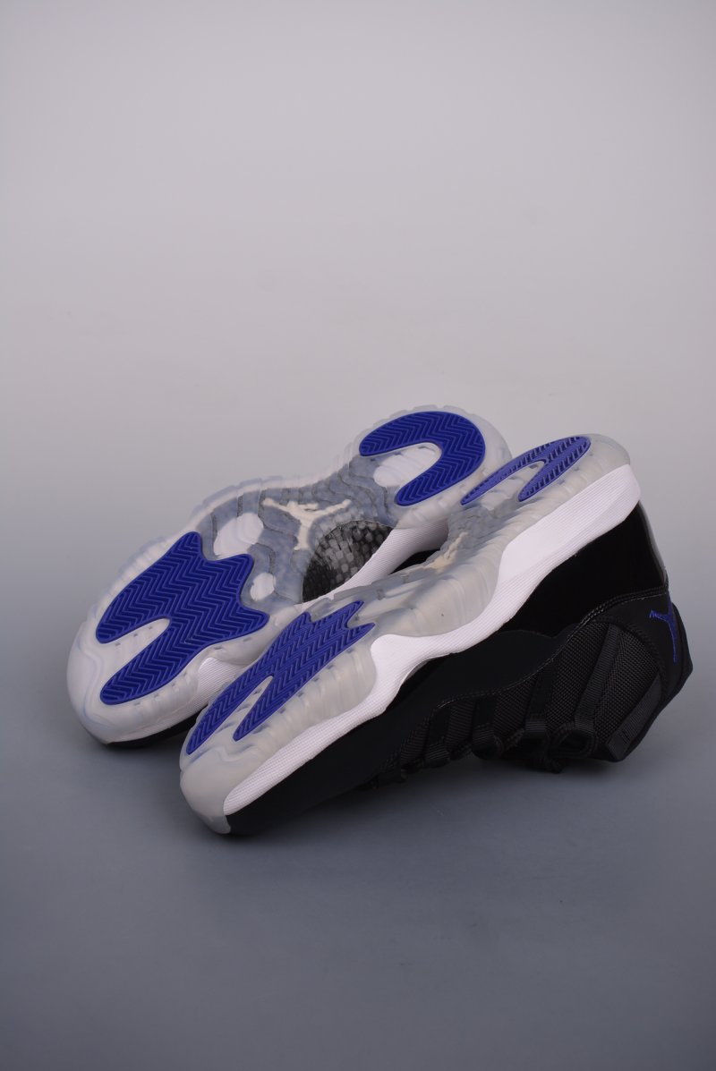 Air Jordan 11 Retro 'Space Jam' view