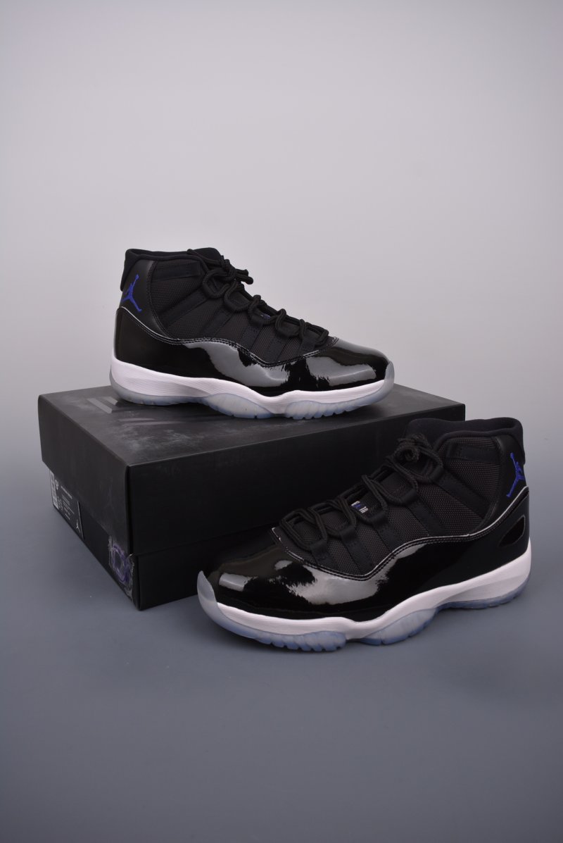 Air Jordan 11 Retro 'Space Jam' view