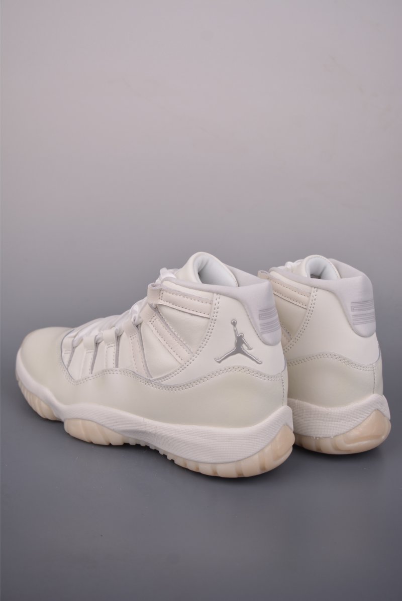 Air Jordan 11 Retro 'White / Blue' view