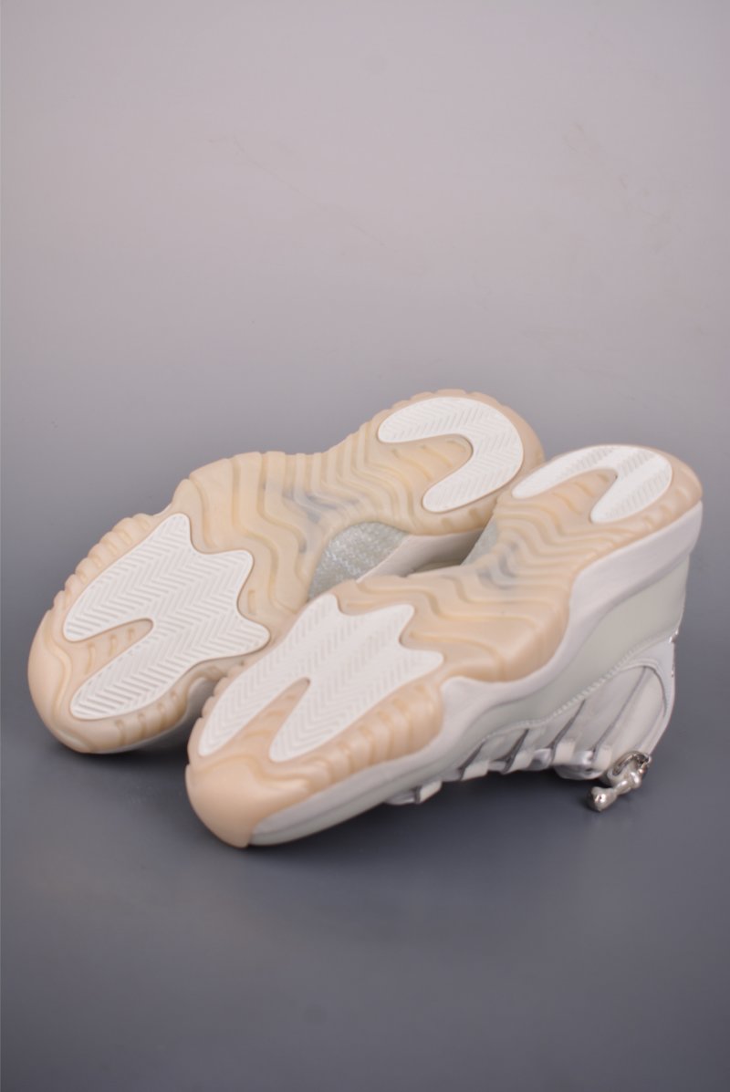 Air Jordan 11 Retro 'White / Blue' view