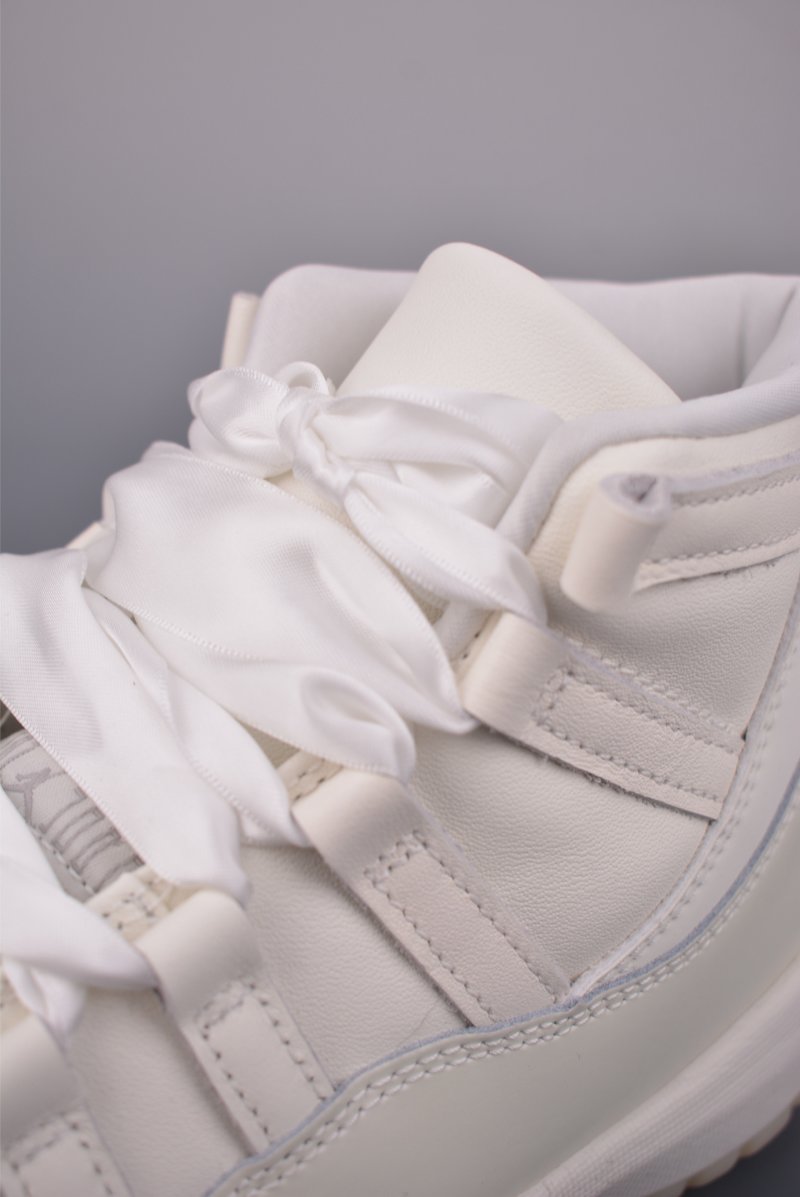 Air Jordan 11 Retro 'White / Blue' view
