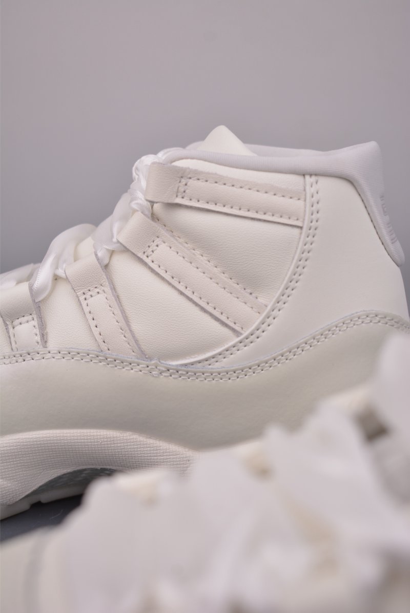 Air Jordan 11 Retro 'White / Blue' view