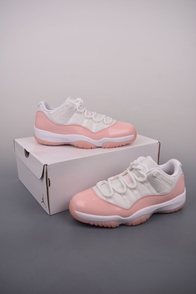 Air Jordan 11 Retro Low view
