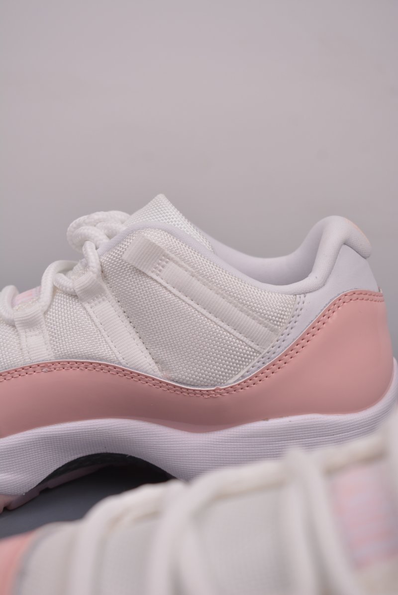 Air Jordan 11 Retro Low view