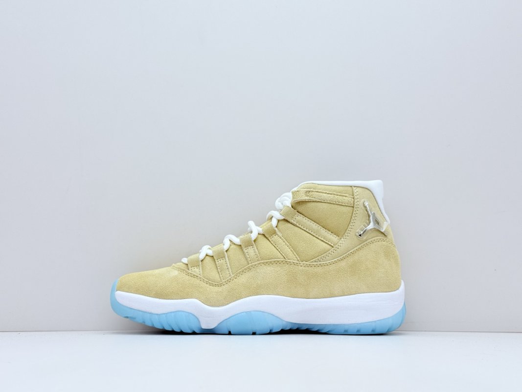 Air Jordan 11 High Rare Air 'White / Blue' view