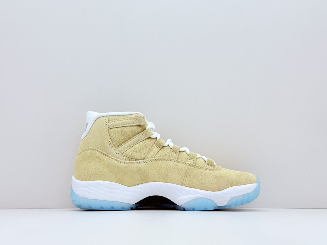 Air Jordan 11 High Rare Air 'White / Blue' view