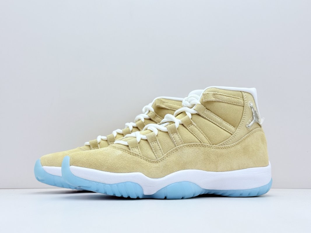 Air Jordan 11 High Rare Air 'White / Blue' view