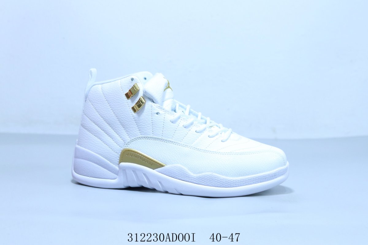 Air Jordan 12 'Black / White'