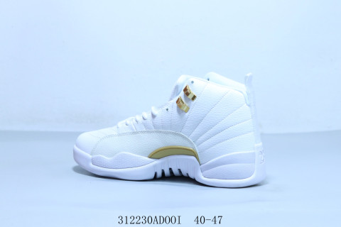 Air Jordan 12 'Black / White' view 2