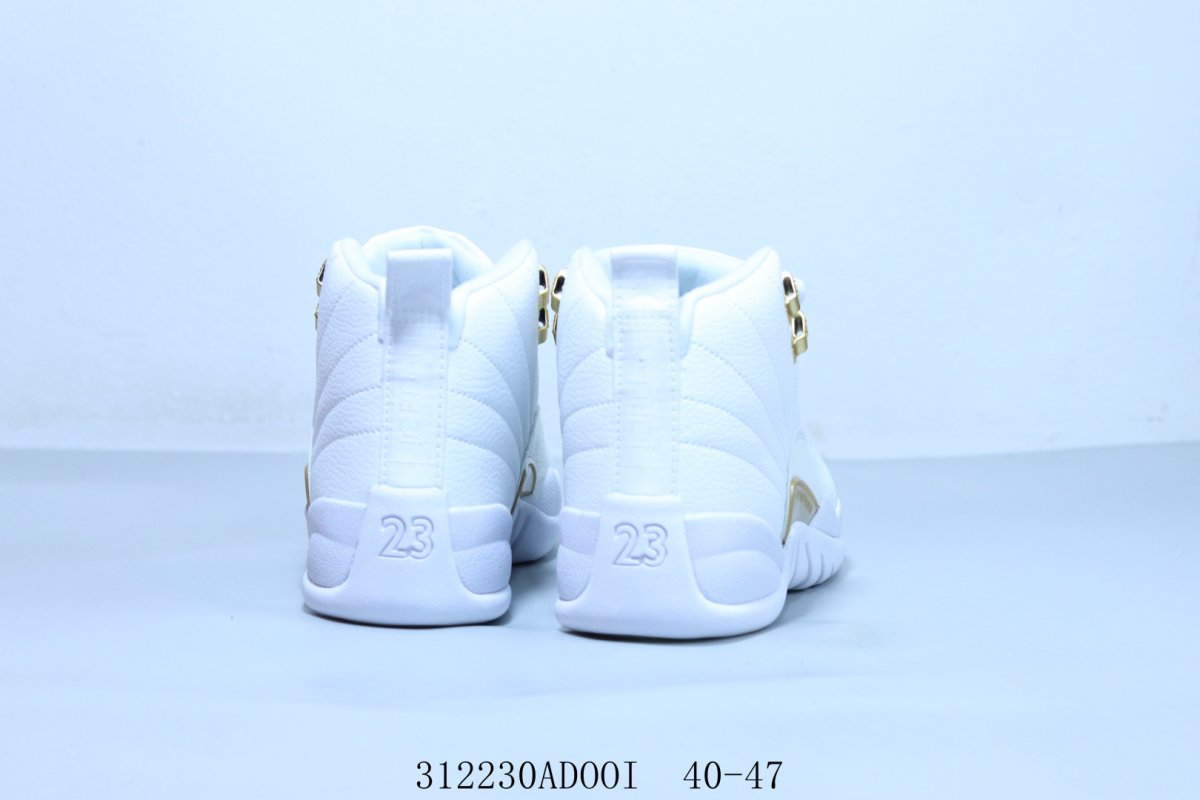 Air Jordan 12 'Black / White' view