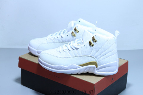 Air Jordan 12 'Black / White' view 6