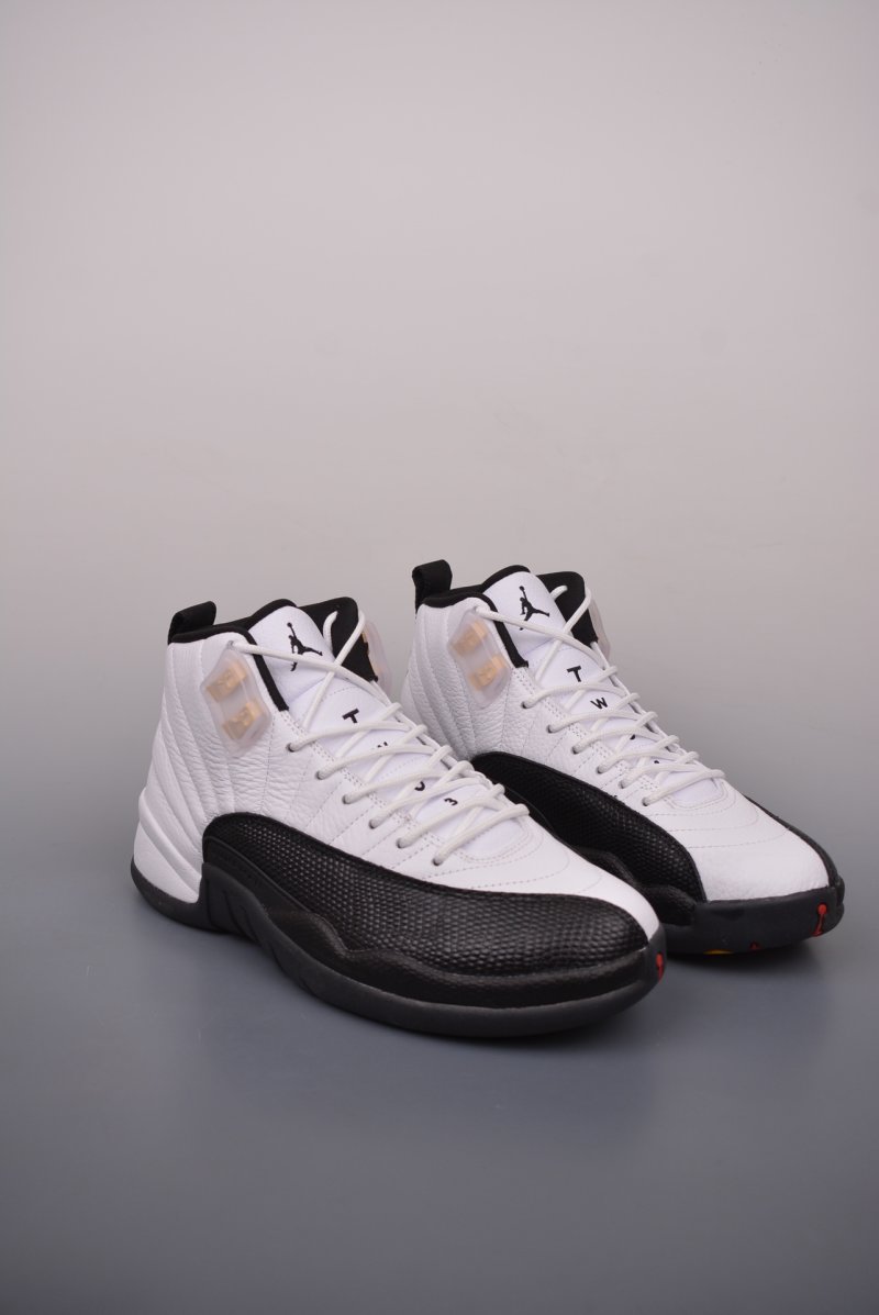 Air Jordan 12 'Black / White'