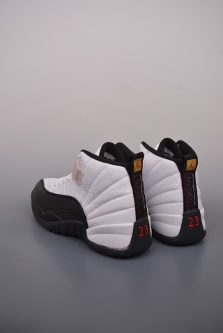 Air Jordan 12 'Black / White' view 2