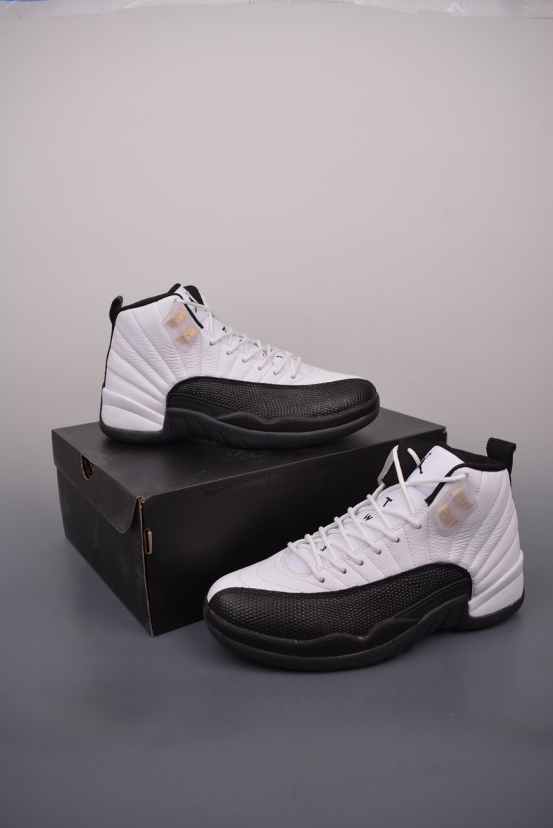 Air Jordan 12 'Black / White' view
