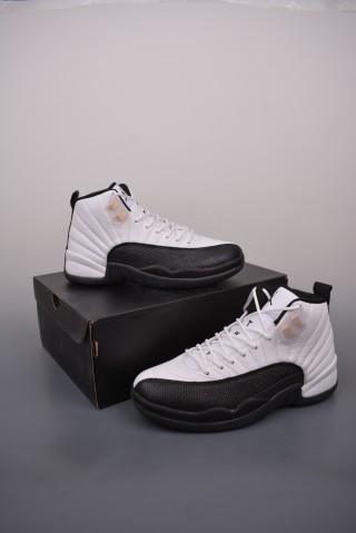 Air Jordan 12 'Black / White' view 5